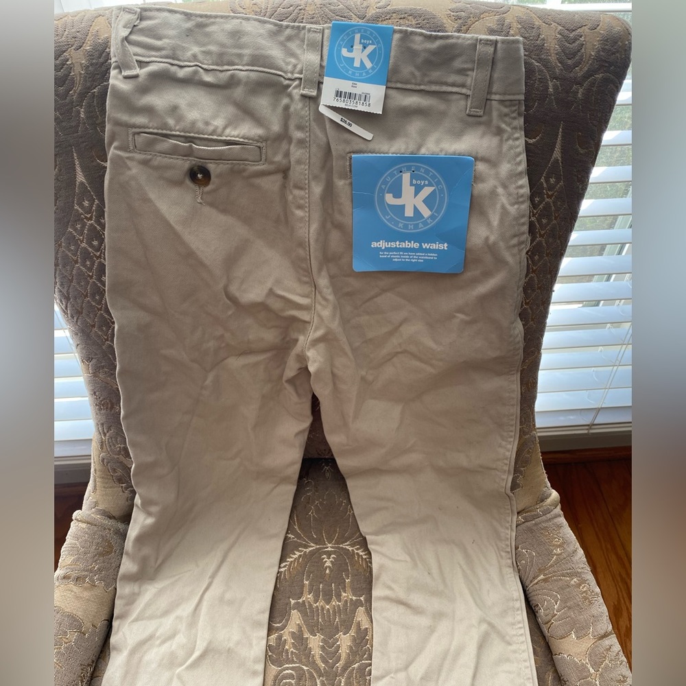 Boys size 7 NWT Adjustable waist khaki pants.